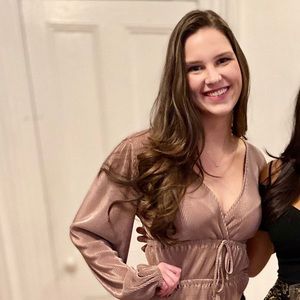 Meet your Posher, Emily